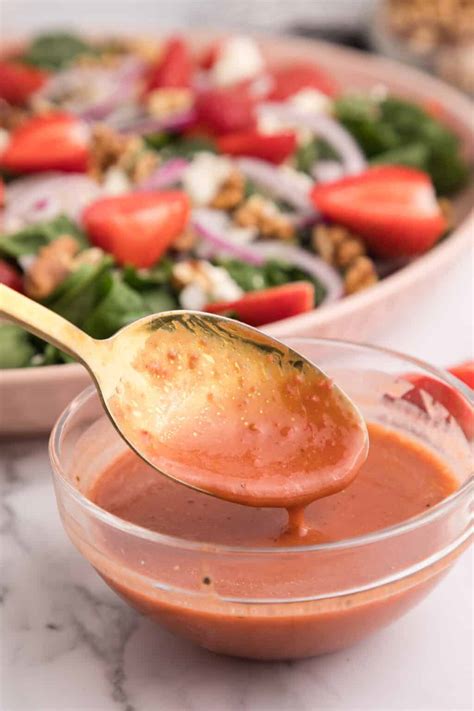 Strawberry Salad with Strawberry Balsamic Vinaigrette - Delicious ...