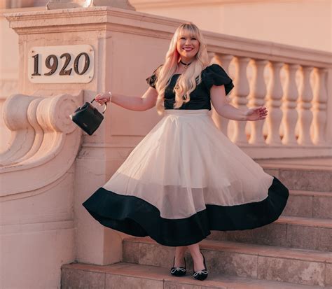 Elegant Grace Kelly Dress Inspiration - Lizzie in Lace