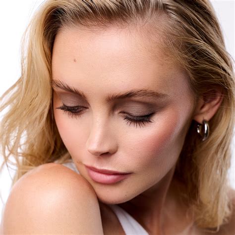 IYKYK Eyeshadow Stick – WONDERSKIN