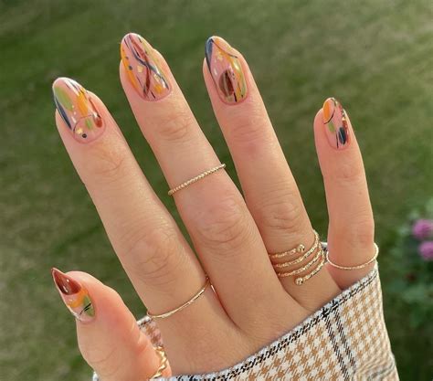 35 Short Nail Designs - Parade