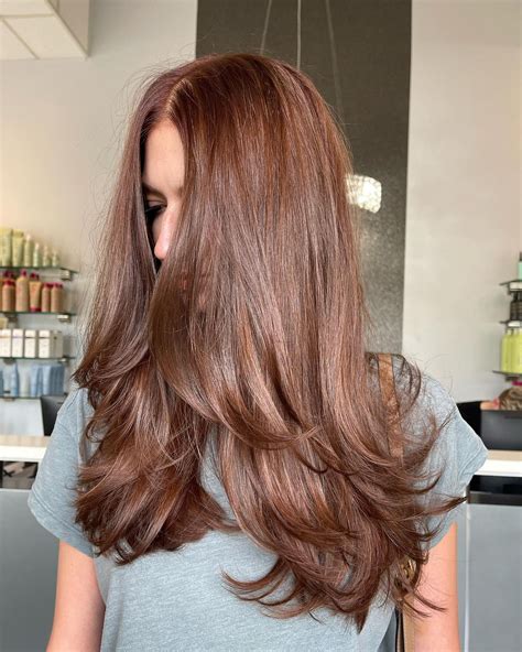 23 Gorgeous Chestnut Brown Hair Shades You Can't Miss