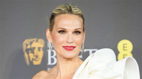 ‘Sports Mom’ Molly Sims Shares Hilarious Take on SI Swim 60th ...