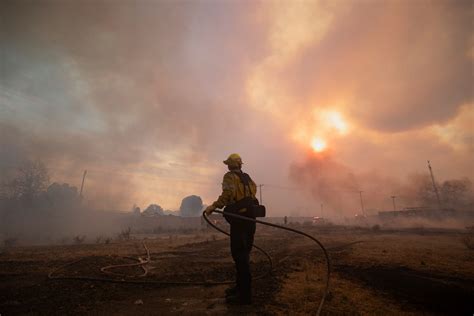 In photos: New wildfire explodes near Los Angeles, forces evacuations ...