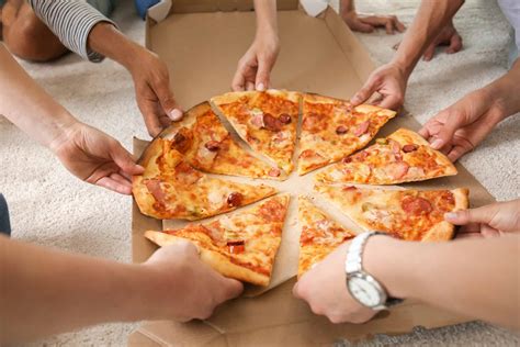 How Many Slices in a 10-Inch Pizza