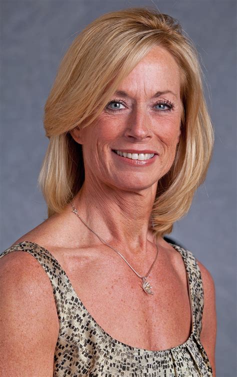 Beautiful Old Woman, Gorgeous Women, Pale Skin, First Girl, Beautiful Celebrities, Old Women ...