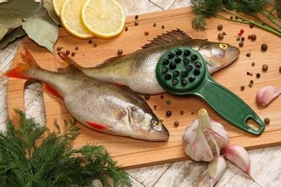 Как быстро почистить окуня от чешуи, шкуры, морского, речного ...