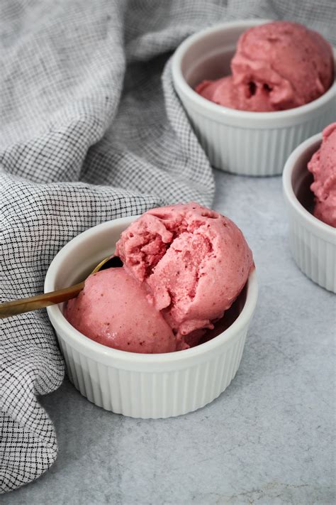 Healthy Homemade Greek Frozen Yogurt | Recipe Cart