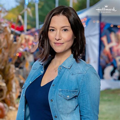 Chyler Leigh : r/DC_Marvel_Ladies