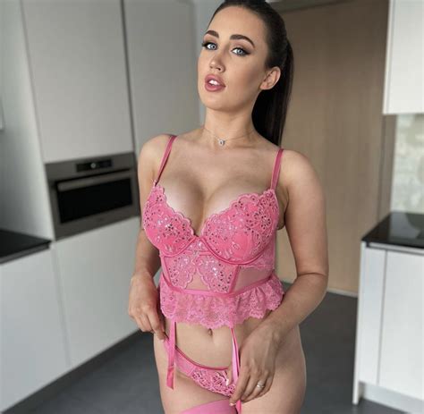 Vanesa Villagrán, hija de Kiko: de su última foto en OnlyFans a posar con Luis Miguel