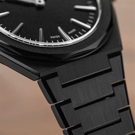 Christopher Ward The Twelve 660 Hands-On Review | WatchGecko