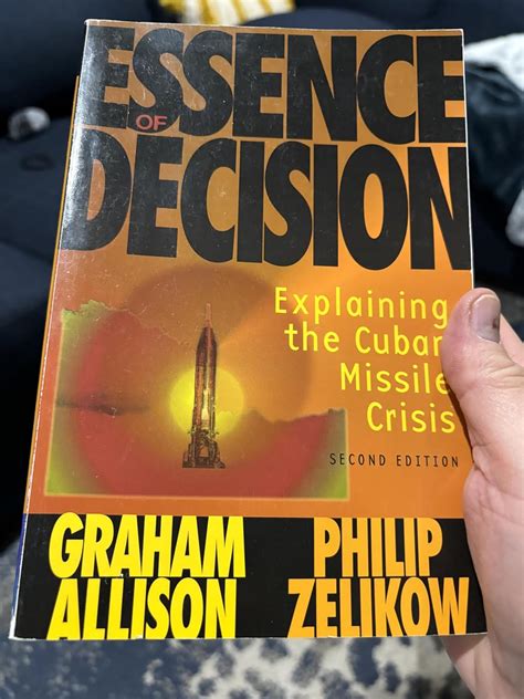Amazon | Essence of Decision: Explaining the Cuban Missile Crisis ...