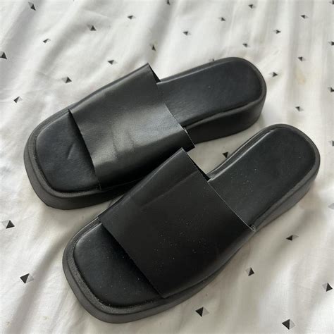 Steve Madden Women's Black Sandals | Depop