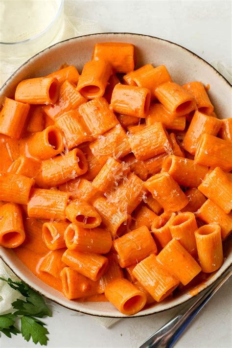 Gigi Hadid Pasta Recipe (Rigatoni Vodka) - Legally Healthy Blonde