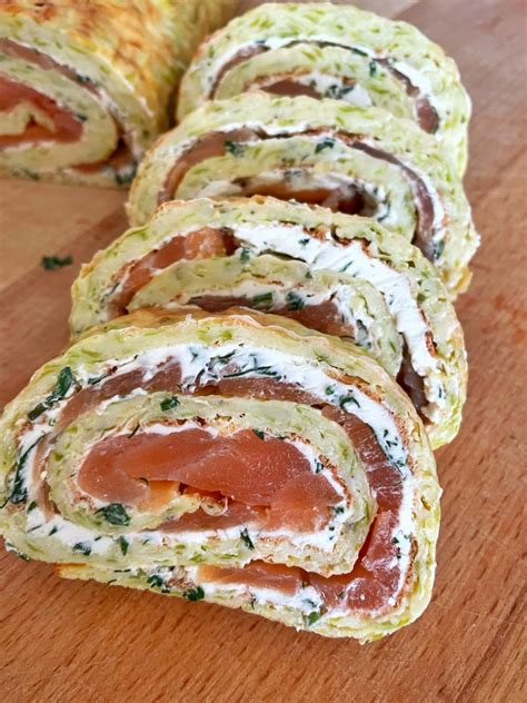 Кабачковый рулет с начинкой из красной рыбы | Кулинарный блог о вкусной ...