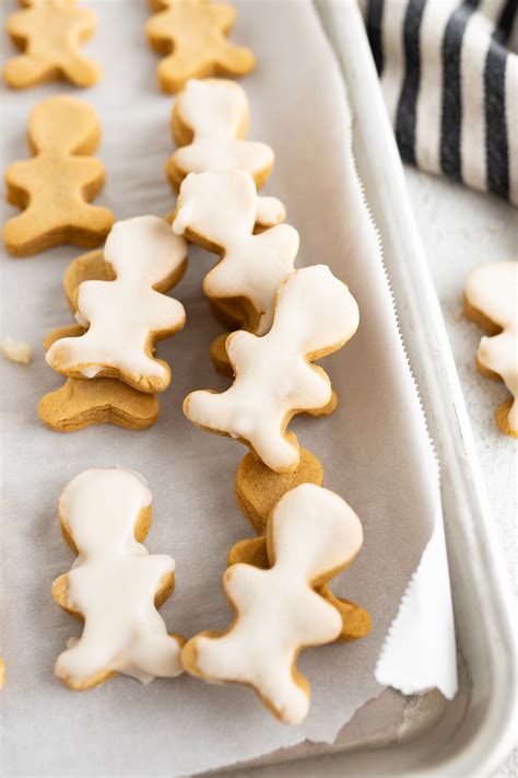 Gingerbread Meltaway Cookies - Cookies for Days