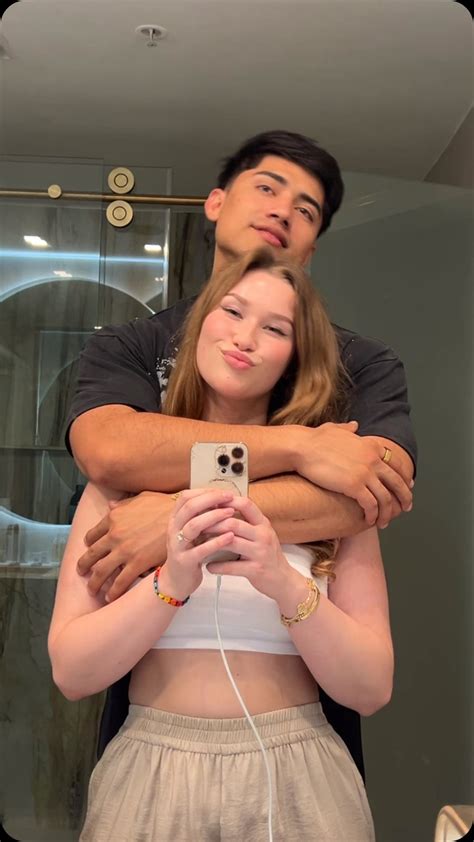 Carlos Nunez | Todas son iguales 😂 @sondrablust @jc209mn | Instagram