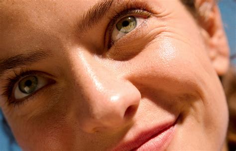 How to Help Crepey Skin: Causes and Care Tips - NIVEA