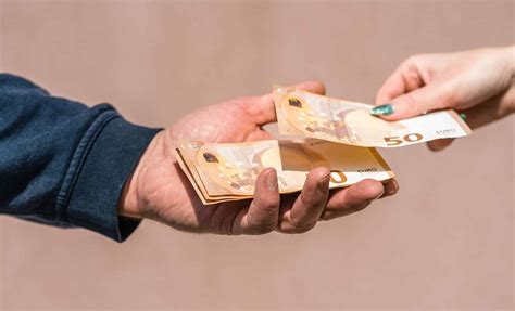 L'euro frôle les 260 dinars algériens sur le marché noir