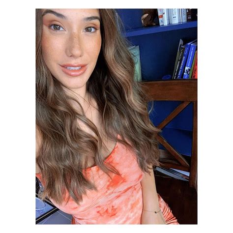 Eva Lovia's Instagram, Twitter & Facebook on IDCrawl