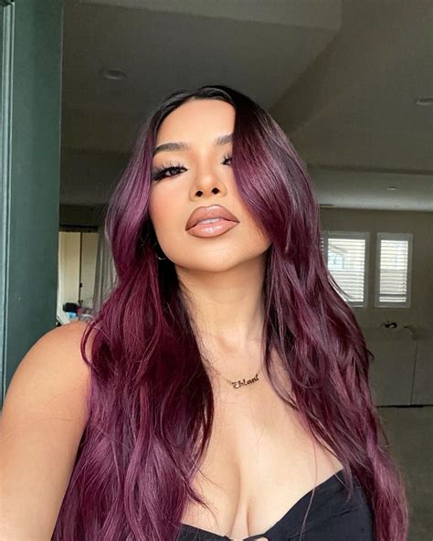 Elsy Guevara on Instagram: "Violet, you're turning violet 💟😳 @hairby ...