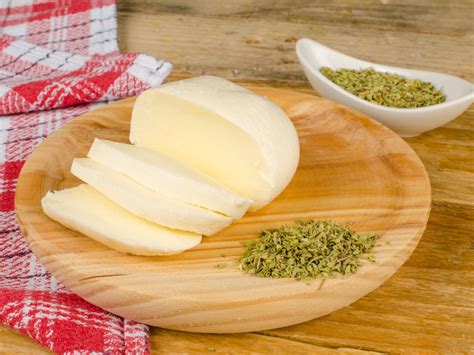 Mozzarella: America's Favourite Cheese (Origin & Different Types)