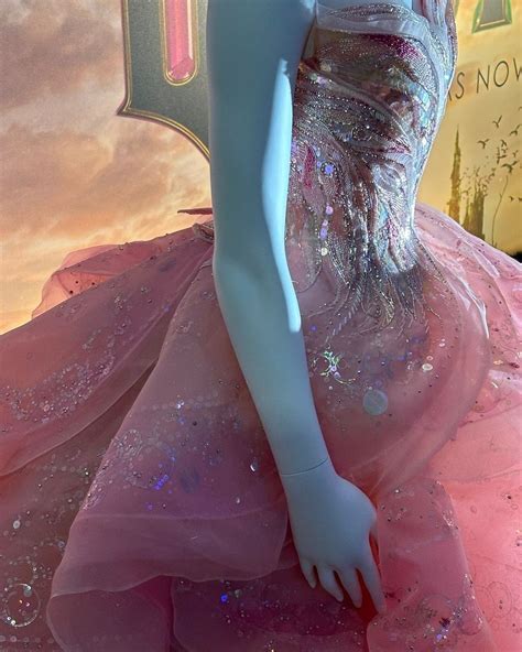 Pin by 🍰🍮🥯 on Pastell | Glinda costume, Wicked costumes, Bubble dress
