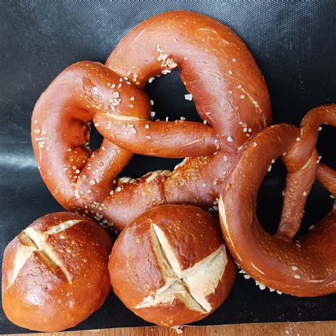 German Bavarian Pretzels - Yumbles.com