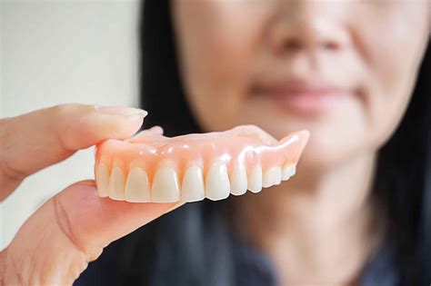 Teeth Replacement Dentures in Bowling Green - Denture Specialist