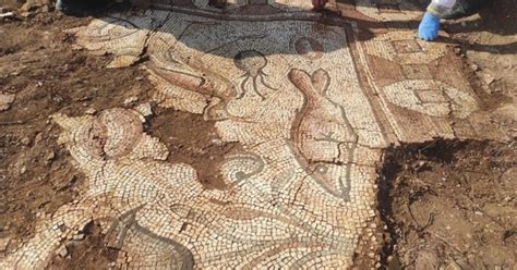 Археология Турции — ученые нашли мозаику римского периода — фото