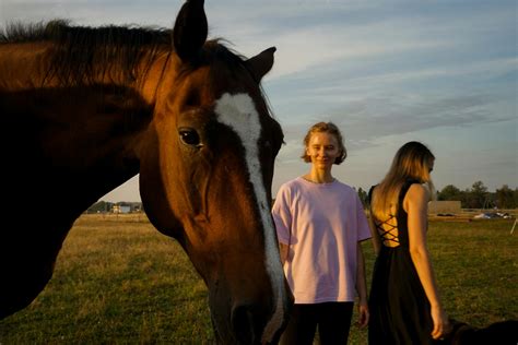 Girls Sucking Horse Cock Photos, Download The BEST Free Girls Sucking ...