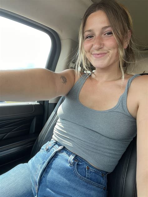 Anyone else like a bit of MILF ass play?? : r/cougars_and_milfs_sfw