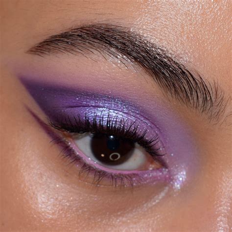Purple glitter winged liner eyeshadow look 🔮 Amethyst makeup collection ...
