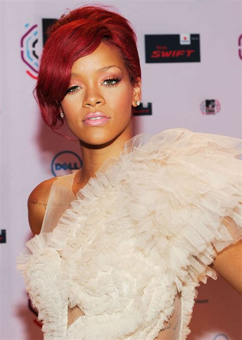 Rihanna Captivates at MTV EMA Awards 2010 in Madrid • CelebMafia