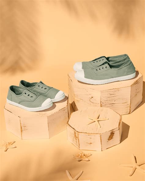 Hampton Canvas Canvas Shoes Hampton Canvas Plum Plimsolls in Olive