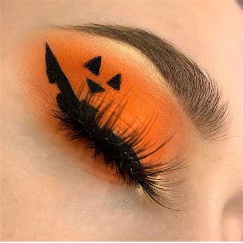 Pumpkin Eyeshadow Look | Halloween eye makeup, Cute eyeshadow looks ...