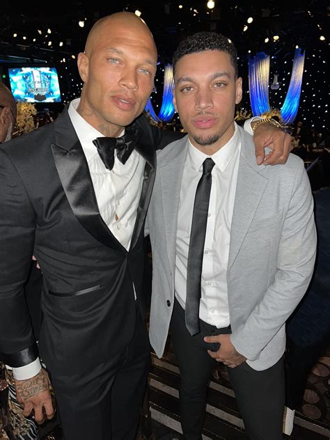 TW Pornstars - Thugger. Twitter. Lightskin’s stick together 🤞🏽. 3:33 AM - 25 Jun 2022