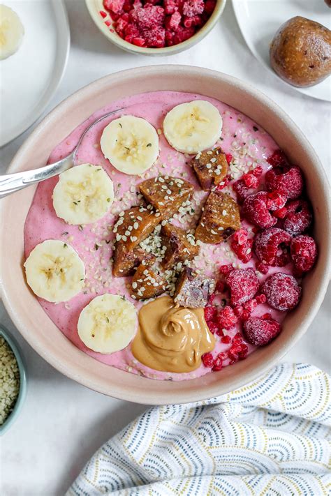 Healthy Breakfast With Greek Yogurt