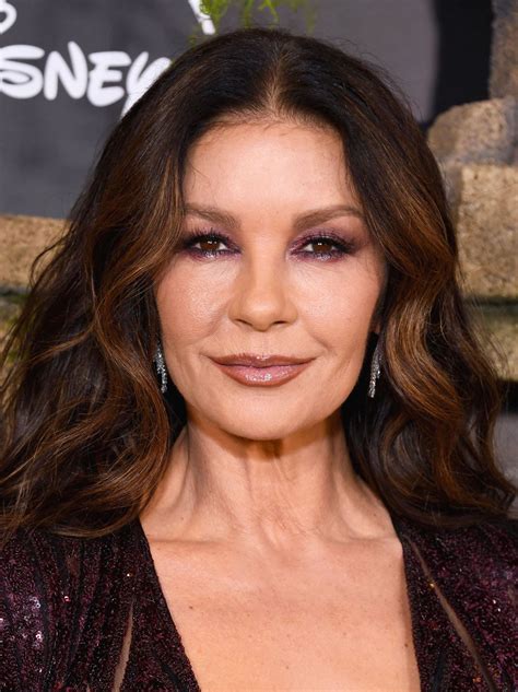 Catherine Zeta Jones She Dips Beneath Lasers