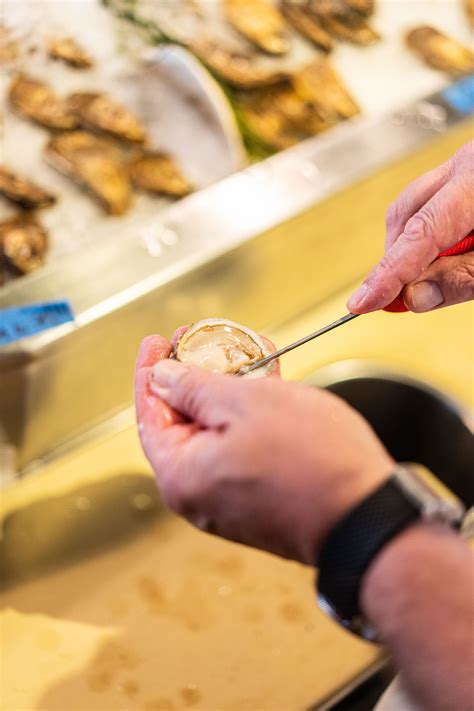 How to Prepare Oysters at Home Like a Michelin-Starred Chef – Sunset ...