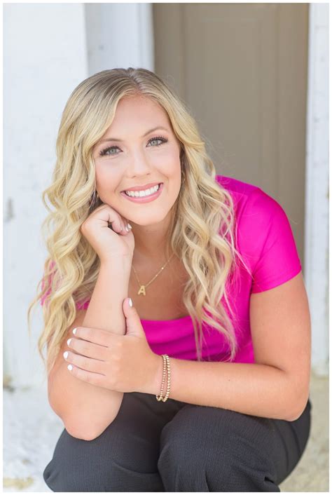 Allison | Illini West | Senior 2024 | creativetouch-photography.com