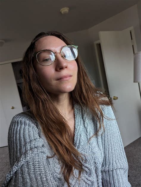 It's ah me! In glasses : r/Selfie_Girl