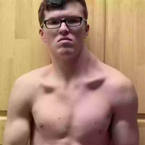 'Crooked Man' shows severe impact after only weight training one side of his body for 197 days