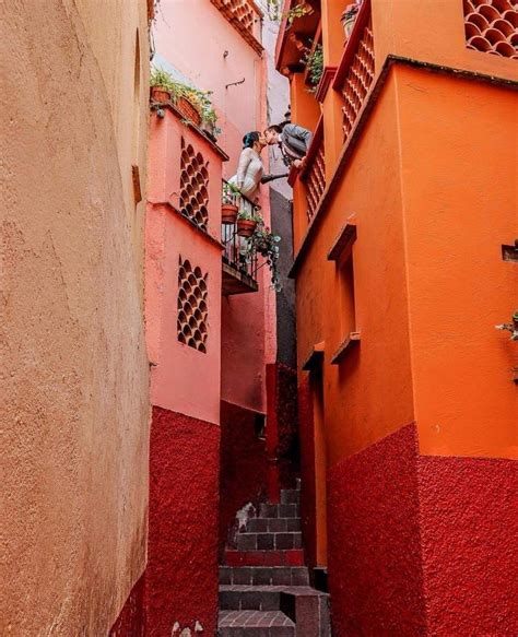 Callejón del beso, Guanajuato, México | Callejon del beso, Guajanato ...