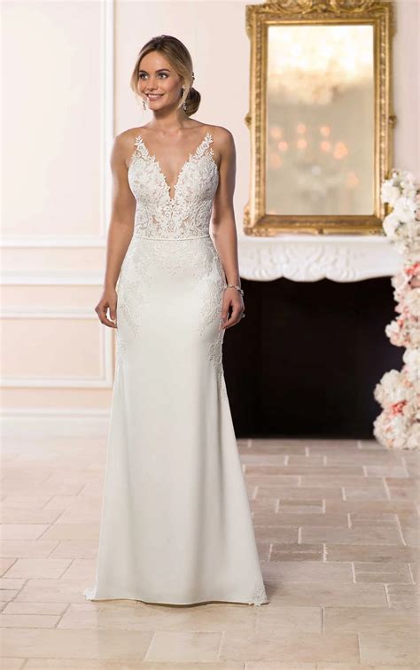 Simple and Sleek Wedding Gown | Stella York Wedding Dresses