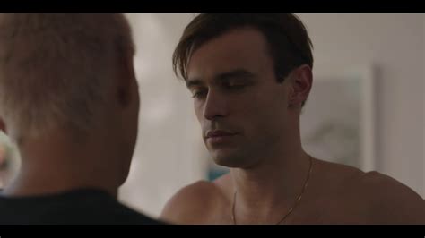 ausCAPS: Thomas Doherty nude in Gossip Girl (2022) 2-05 "Games, Trains And Automobiles"