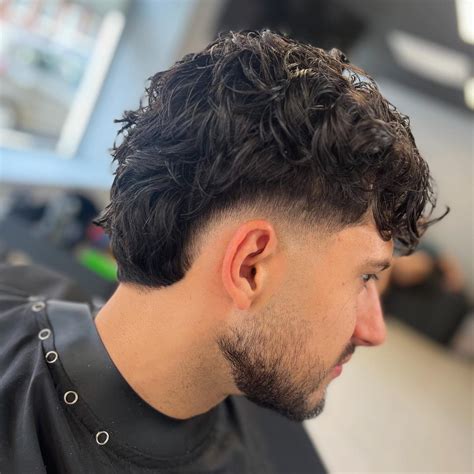 Burst Fade Haircuts: Style, Trends, and Inspiration | Fade haircut ...