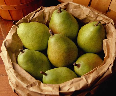 Varieties of Pears From Anjou to Williams