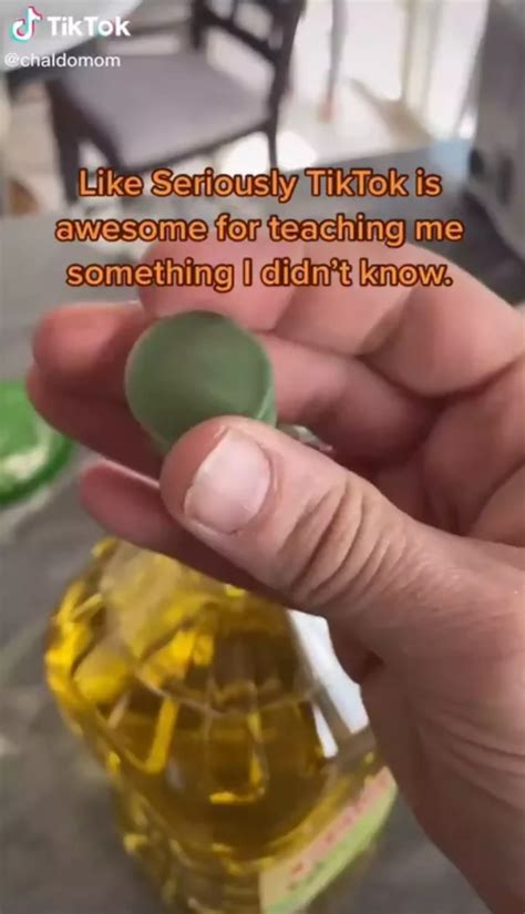 Woman shows how you’ve been pouring cooking oil wrong your whole life - Tyla