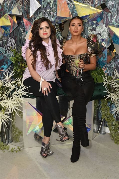 Thai Busty Princess Kaz Crossley | Pics Holder Collector of Leaked Photos