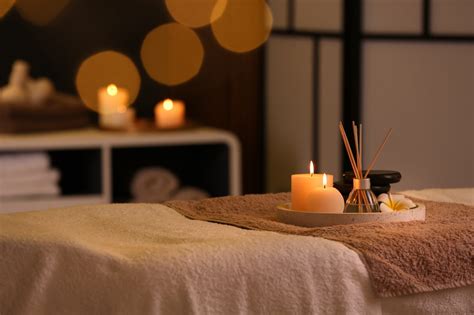 Первый сеанс массажа спины со скидкой 50% в салоне красоты Александра-М ...